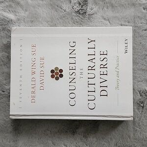 Counseling‎ the Culturally Diverse Theory and Practice